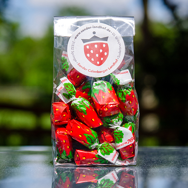Gefüllte Vollmilch-Erdbeer-Bonbons